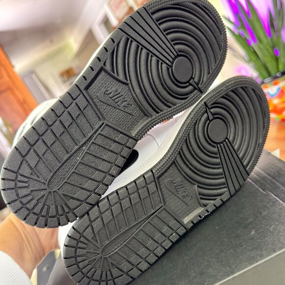 Air Jordan 1 Mid White Black Sneakers | Big Kids Size 5Y (Women’s 6.5) - Picture 6 of 14